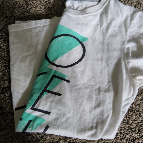 2 Nike tees - Picture 3 of 5